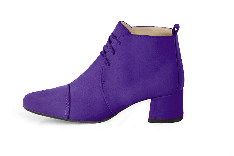 Violet purple women's ankle boots with laces at the front. Round toe. Low flare heels. Profile view - Florence KOOIJMAN